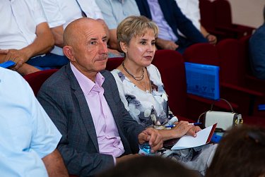 Сократить количество чиновников и повысить эффективность управления